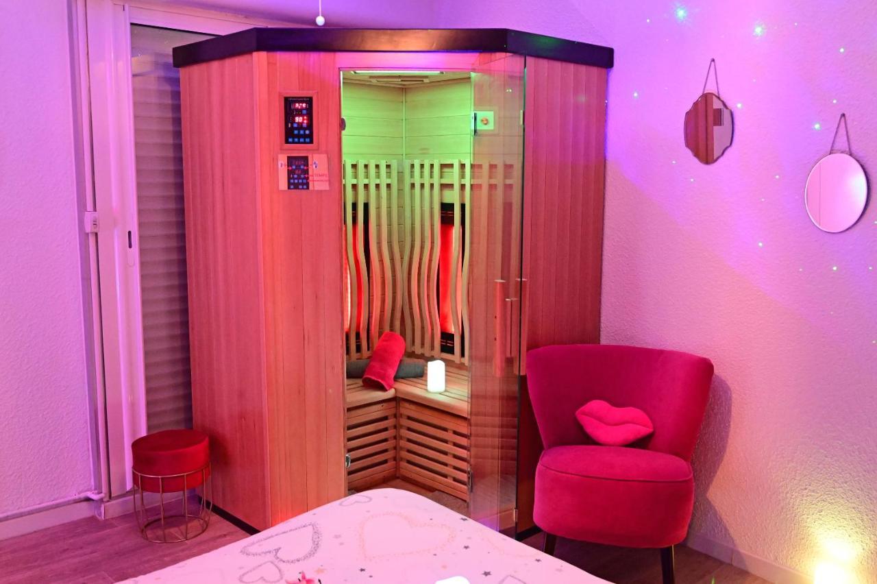 Luxe Sauna Privatif Et Grand Bain Jacuzzi A Deux A Biscarosse Plage Pour Nuit Romantique Avec Decoration Led Et Bougies Biscarrosse Eksteriør bilde