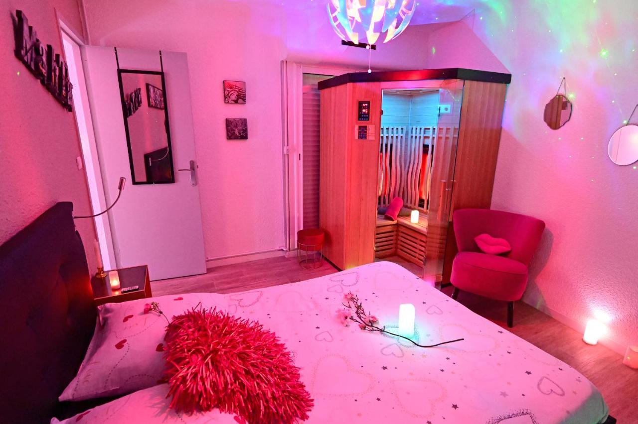 Luxe Sauna Privatif Et Grand Bain Jacuzzi A Deux A Biscarosse Plage Pour Nuit Romantique Avec Decoration Led Et Bougies Biscarrosse Eksteriør bilde