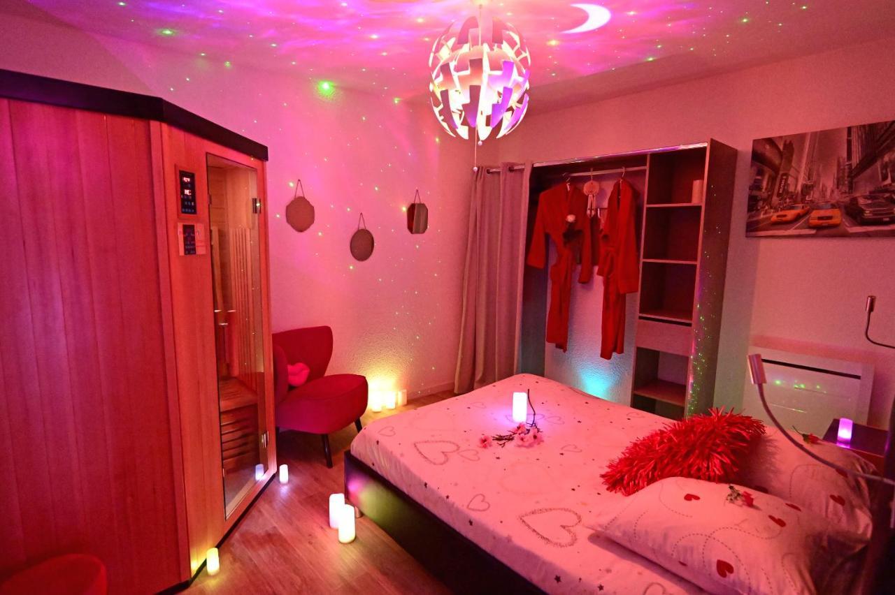 Luxe Sauna Privatif Et Grand Bain Jacuzzi A Deux A Biscarosse Plage Pour Nuit Romantique Avec Decoration Led Et Bougies Biscarrosse Eksteriør bilde